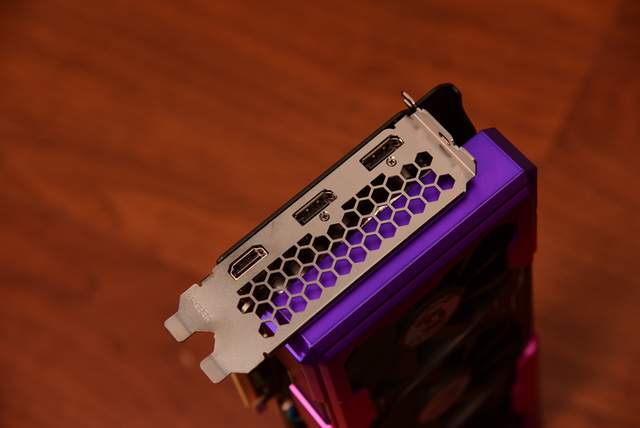 2K可光追！神器如此卡，AMD RX9060 XT全线夹击NVIDIA！