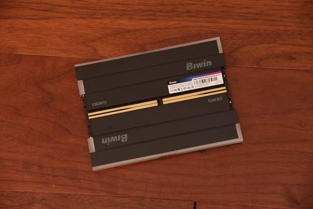 2K可光追！神器如此卡，AMD RX9060 XT全线夹击NVIDIA！