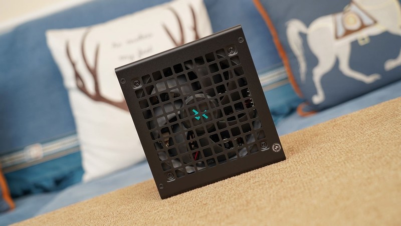 更适合游戏玩家的甜点显卡，AMD RX 9060 XT首发评测&装机分享