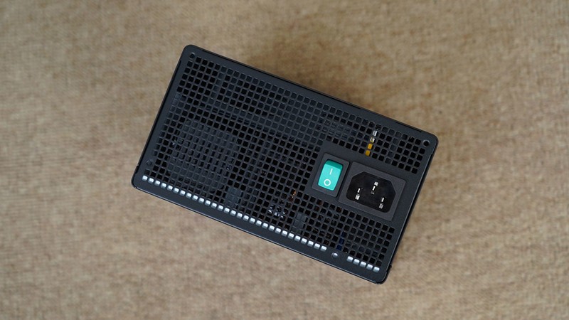 更适合游戏玩家的甜点显卡，AMD RX 9060 XT首发评测&装机分享