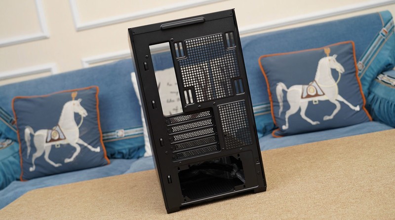 更适合游戏玩家的甜点显卡，AMD RX 9060 XT首发评测&装机分享