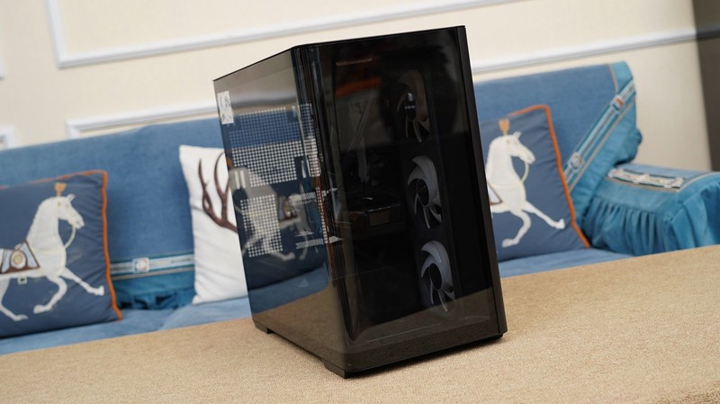 更适合游戏玩家的甜点显卡，AMD RX 9060 XT首发评测&装机分享