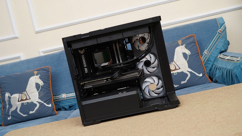 更适合游戏玩家的甜点显卡，AMD RX 9060 XT首发评测&装机分享