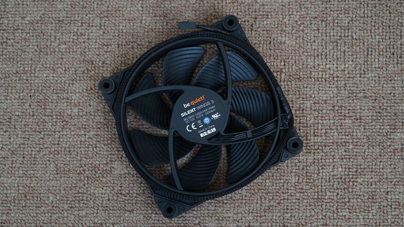 夏日电脑如何优化散热？老司机实测告诉你装机选洞洞流还是闷罐流