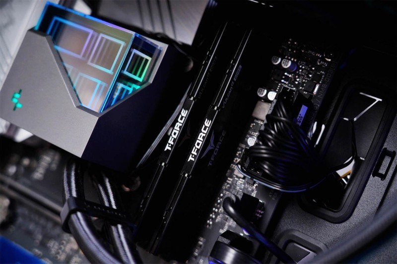 支持AMD EXPO，性能起飞，十铨T-FORCE VULCANα DDR5-6000值得入手