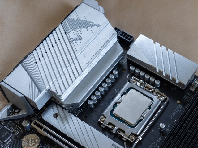 高频D5开完XMP就结束了？技嘉黑科技教小白也能玩内存超频