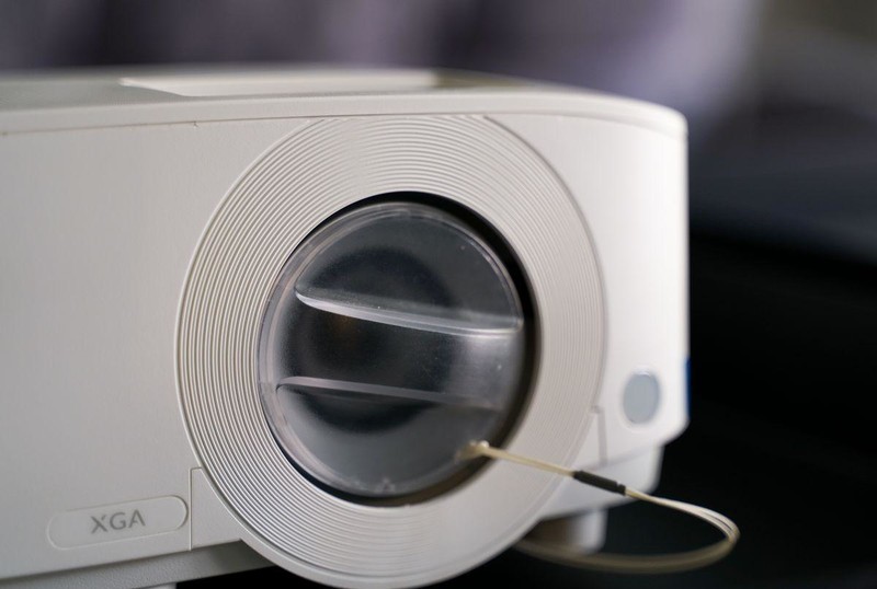 投影仪什么牌子好？流明多少才够用？明基E540你的办公好助手