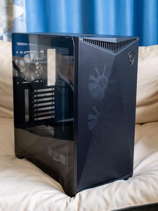 给热情似火的显卡轻松降温，微星氪金枪3机箱本站首晒