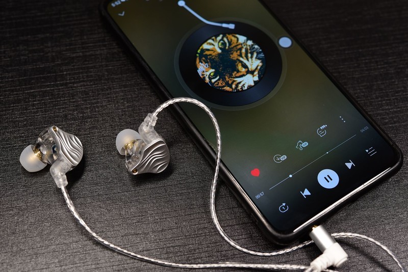 低音沉、高音亮，老烧看得起！79元的SUPERTFZ QUEEN2023试听