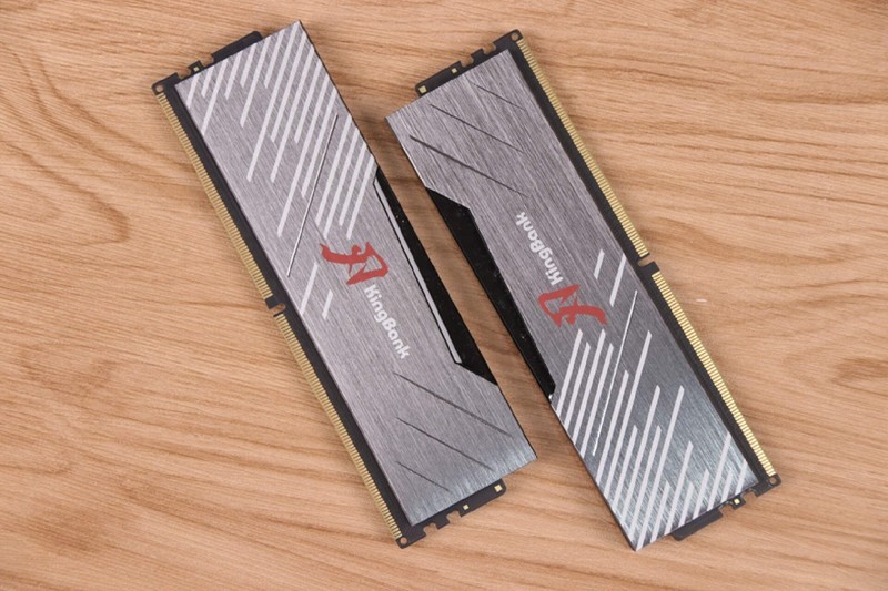 不足700元，竟能稳超8000MHz！金百达黑刃6800内存评测