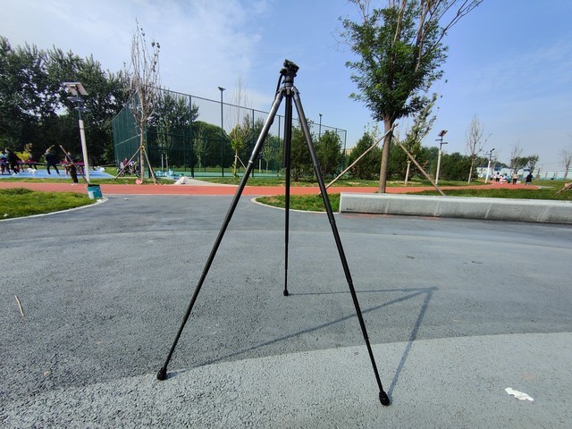 1KG极致轻便摄影 拍摄更省时省力的三脚架