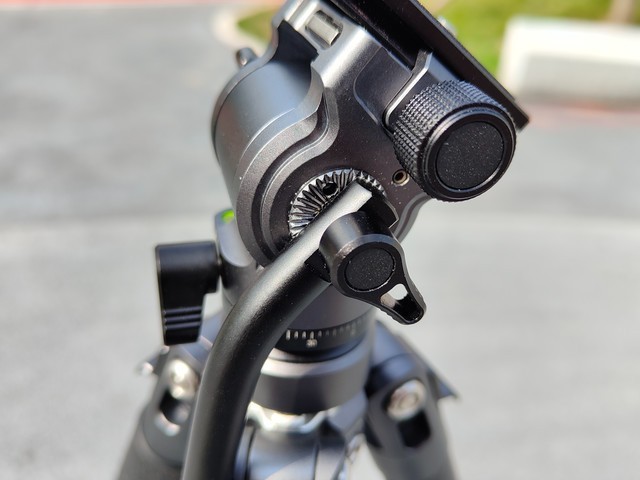 1KG极致轻便摄影 拍摄更省时省力的三脚架