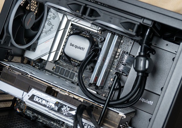 平民法拉利再升级，金百达 刃 3600 CJR RGB内存测评