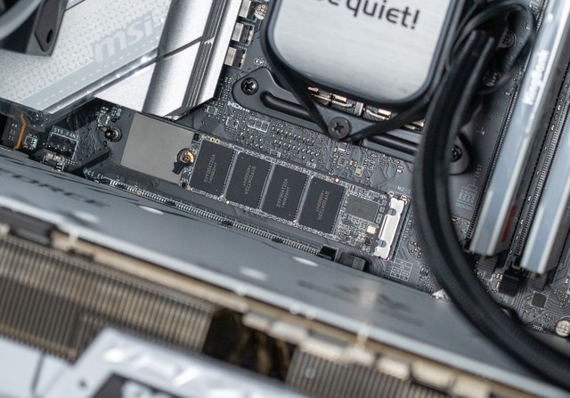 平民法拉利再升级，金百达 刃 3600 CJR RGB内存测评