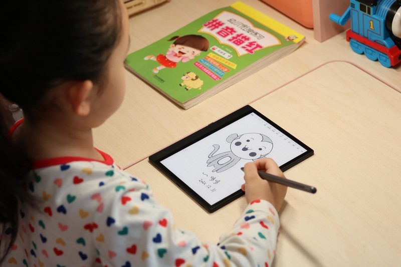 掌阅Smart Air电子书评测，搭载8英寸墨水屏，能读能写手感轻薄