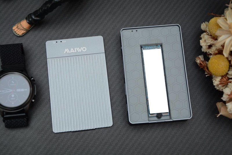 百瓦快充、M.2扩容、十合一拓展，麦沃KH1005扩展坞开箱体验