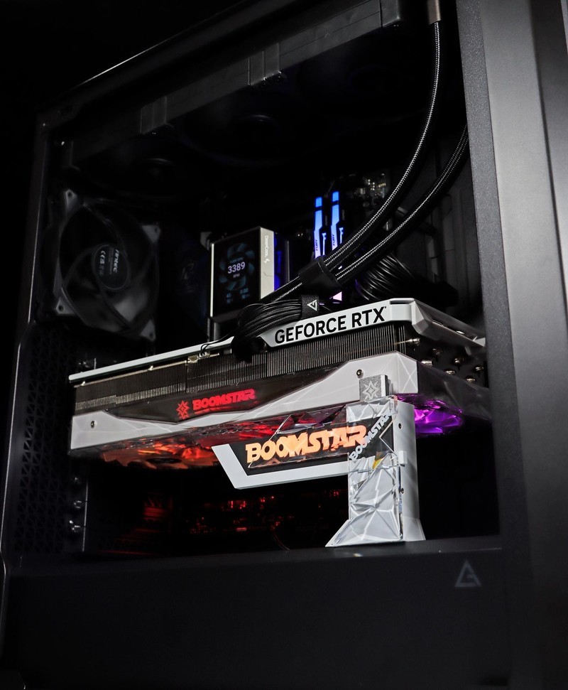 9800X3D 封神了！最强游戏 CPU 名不虚传！