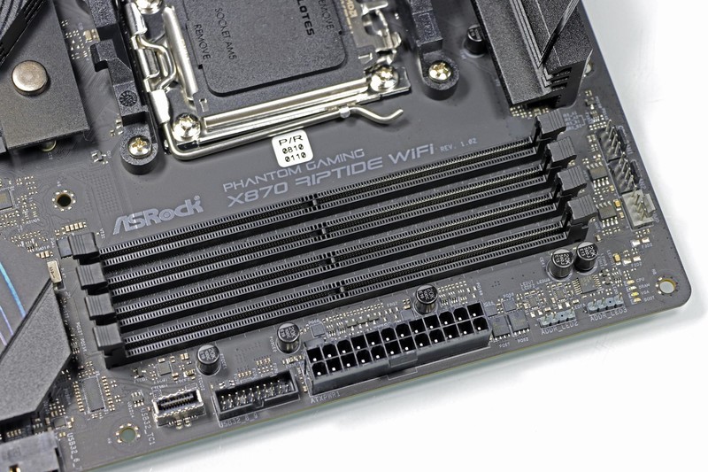 9800X3D 封神了！最强游戏 CPU 名不虚传！