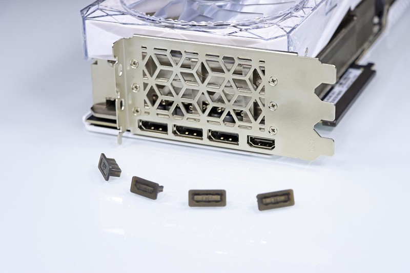 9800X3D 封神了！最强游戏 CPU 名不虚传！