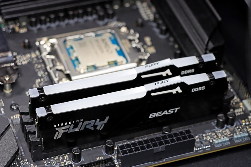 9800X3D 封神了！最强游戏 CPU 名不虚传！