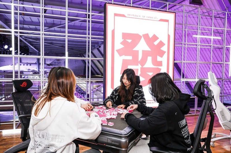 天选次元 华硕天选B850主板初音未来版音你而战