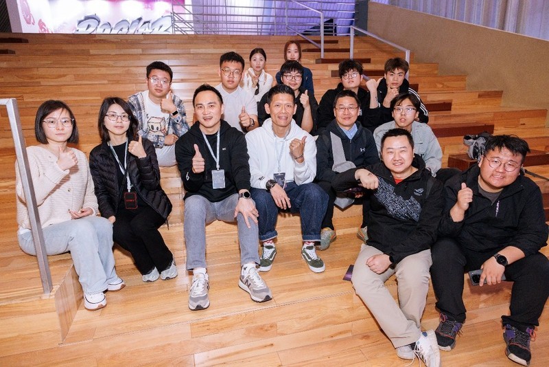 天选次元 华硕天选B850主板初音未来版音你而战