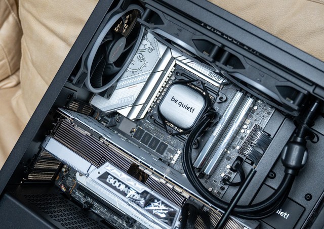 平民法拉利再升级，金百达 刃 3600 CJR RGB内存测评