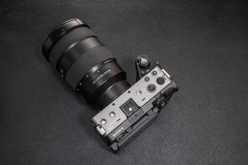 三脚架稳定器秒切换，干活就要便利，入手纽尔GM006液压云台