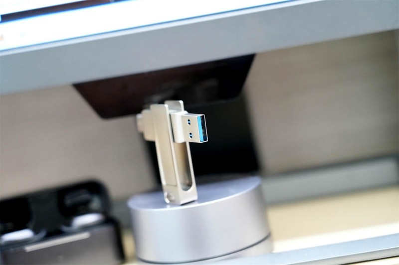 宇瞻AP301双接口U盘：时尚与耐用并存，办公娱乐两不误！