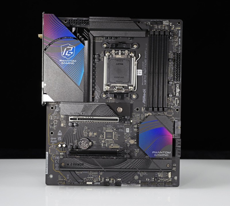 9800X3D 封神了！最强游戏 CPU 名不虚传！