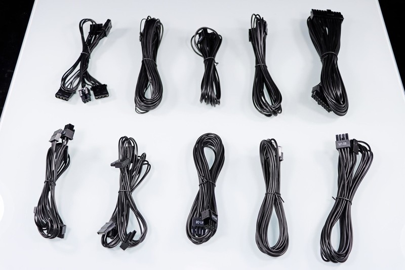 9800X3D 封神了！最强游戏 CPU 名不虚传！