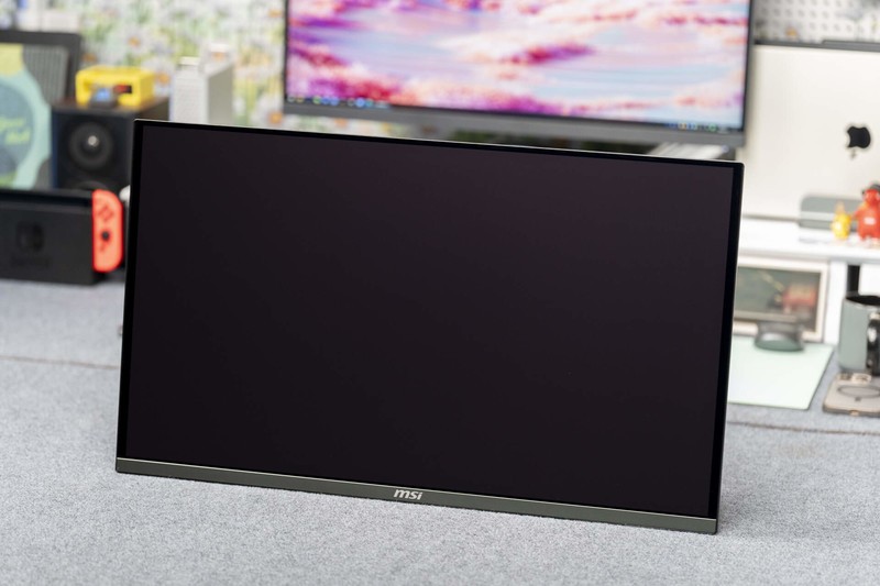 微星MPG 272URX QD-OLED显示器评测：丝般顺滑的240Hz量子点屏幕