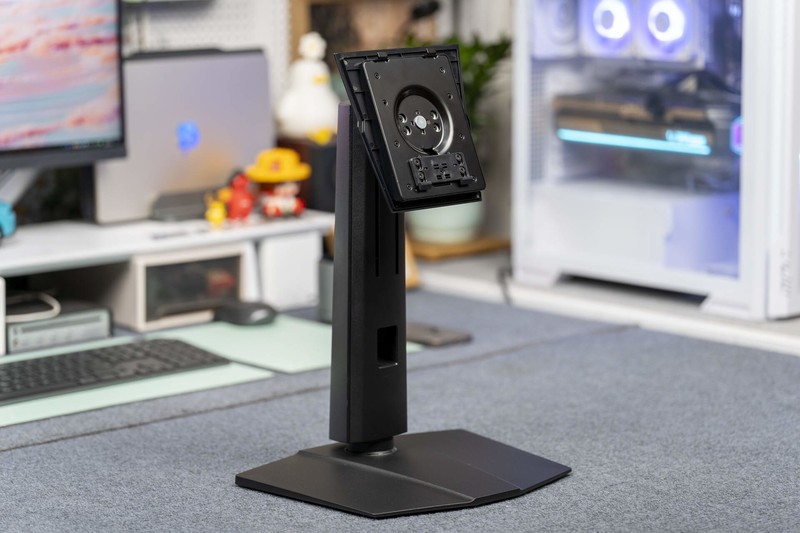 微星MPG 272URX QD-OLED显示器评测：丝般顺滑的240Hz量子点屏幕