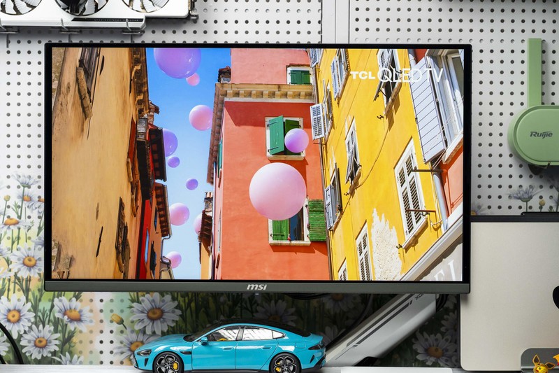 微星MPG 272URX QD-OLED显示器评测：丝般顺滑的240Hz量子点屏幕