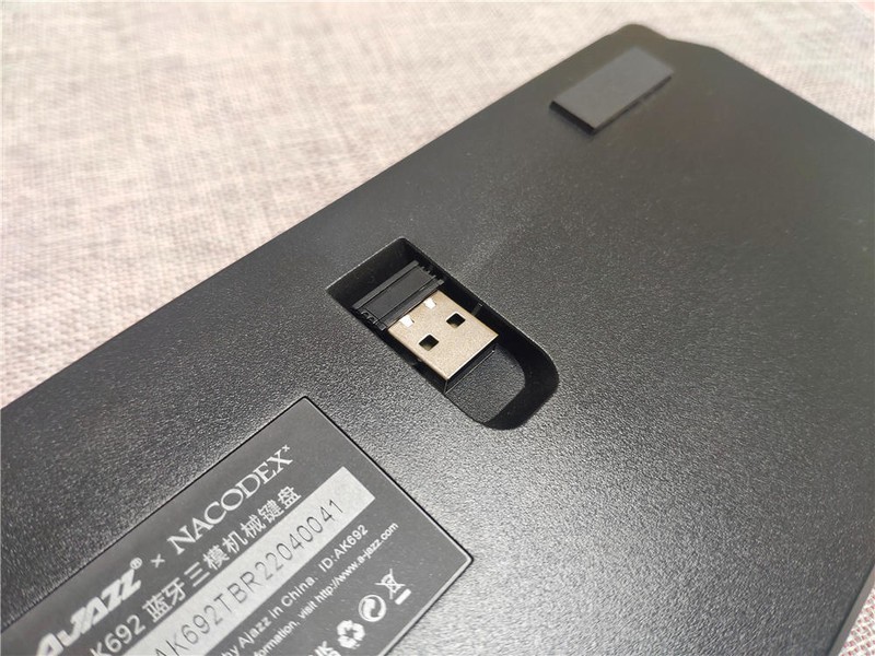 69键、支持DIY、带小数字键、走到哪带到哪的三模机械键盘