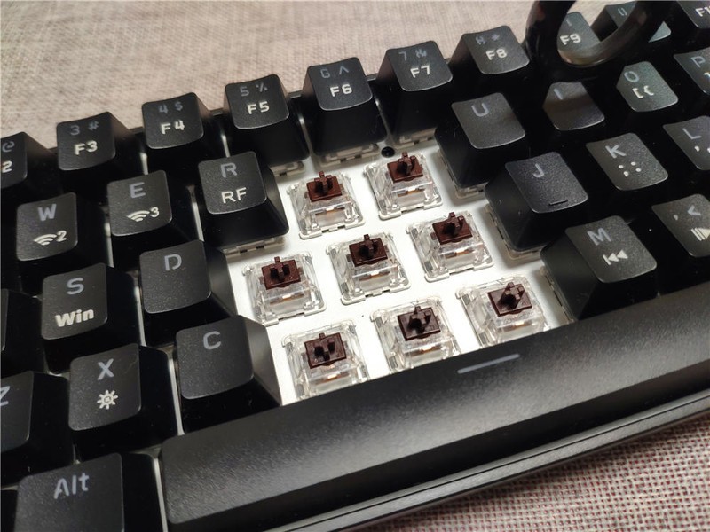 69键、支持DIY、带小数字键、走到哪带到哪的三模机械键盘