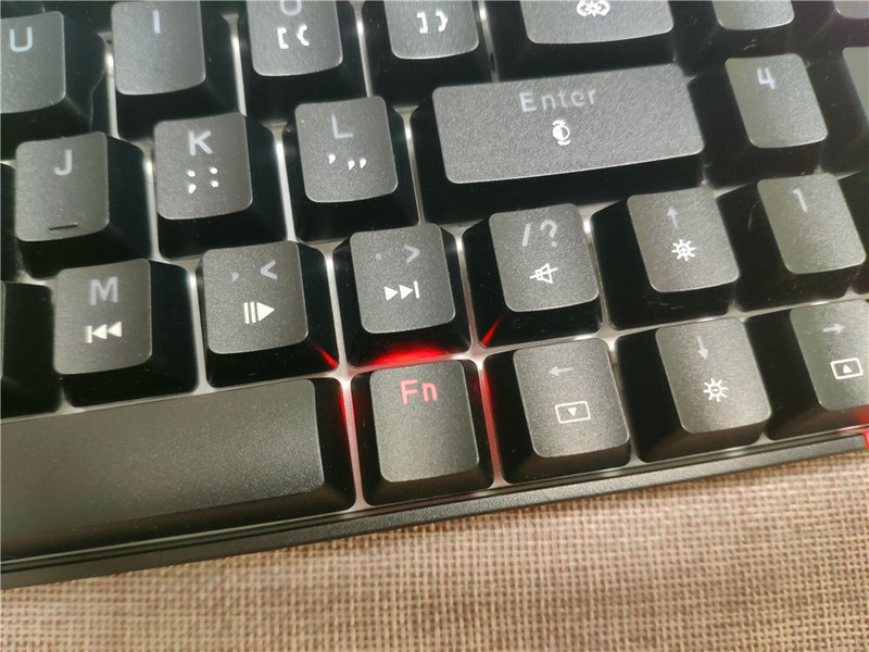 69键、支持DIY、带小数字键、走到哪带到哪的三模机械键盘