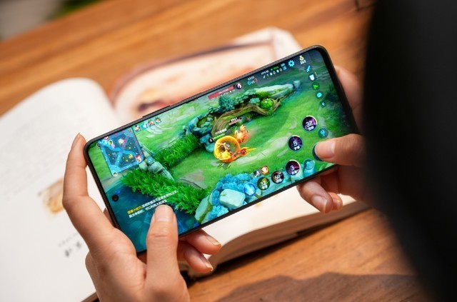 华为畅享60 Pro上手测评：经典双环+窄边直屏，千元机设计天花板