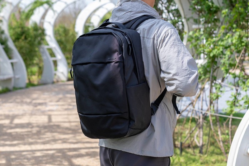 城市通勤该如何选背包？INCASE City系列让你背出时尚新选择