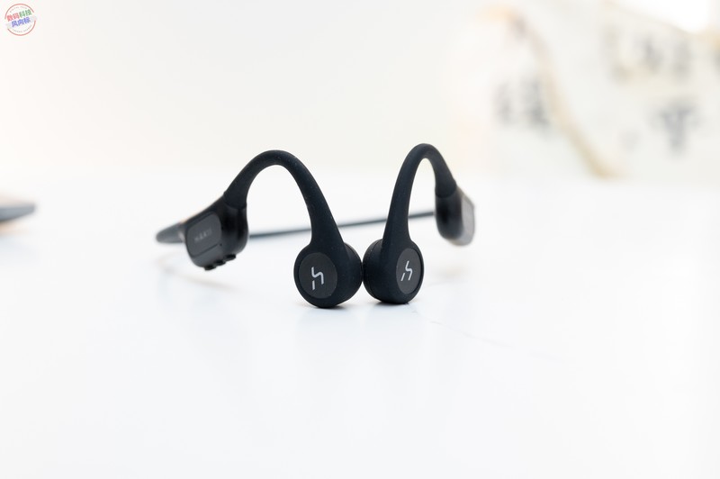 想在游泳健身同时畅听音乐，试试哈氪漫游IP68防水骨传导耳机