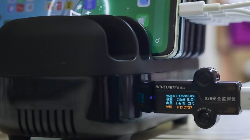 工作室首选多口充电器，10口USB+120W大功率，告别线材蜘蛛网！