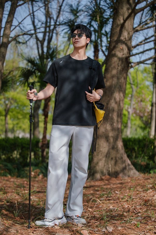 科技与舒适的完美融合 素湃寒水石速干T恤