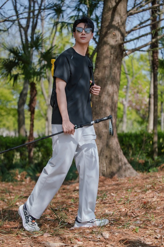 科技与舒适的完美融合 素湃寒水石速干T恤