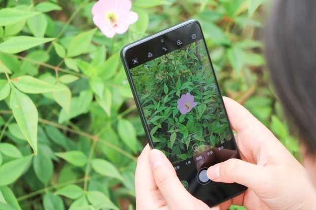 华为畅享60 Pro上手测评：经典双环+窄边直屏，千元机设计天花板