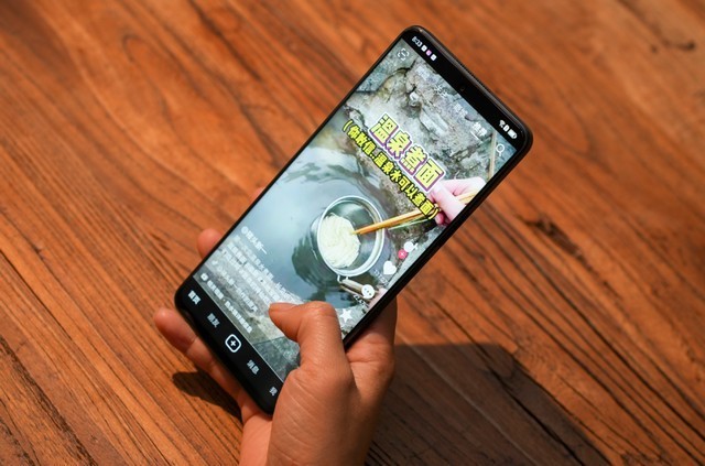 华为畅享60 Pro上手测评：经典双环+窄边直屏，千元机设计天花板