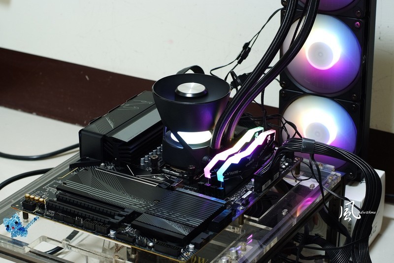 AMD Ryzen 9 7950X搭载X670 AORUS ELITE AX水冷降压实测