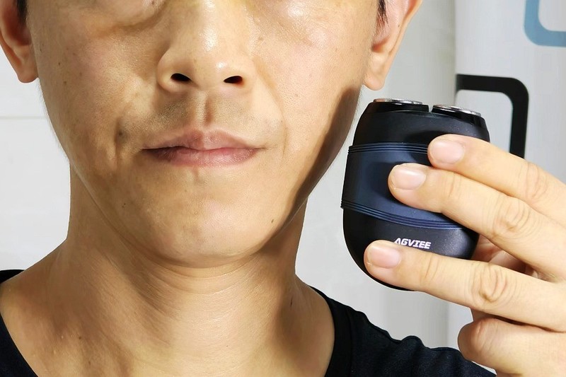 来自中年大叔的剃须实测，未野迷你剃须刀超长续航舒适体验