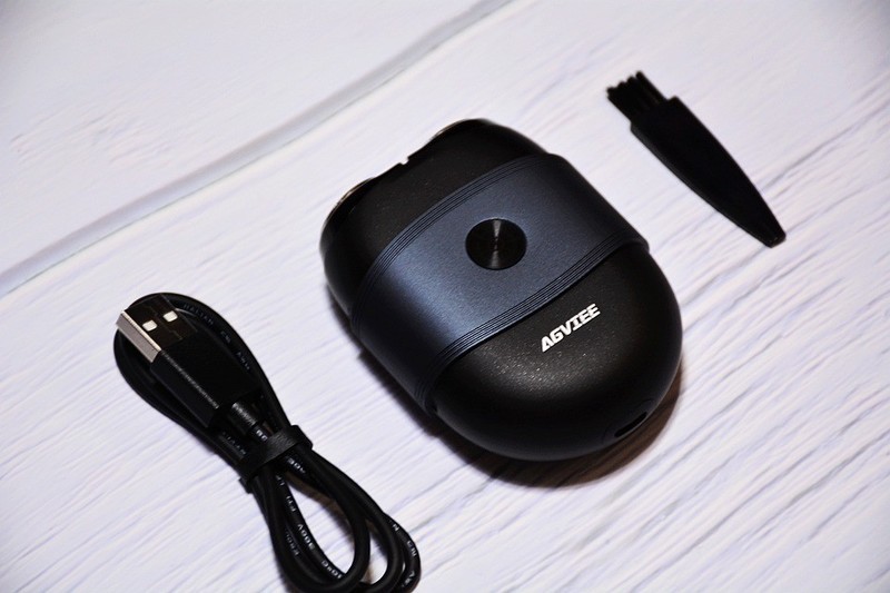 来自中年大叔的剃须实测，未野迷你剃须刀超长续航舒适体验