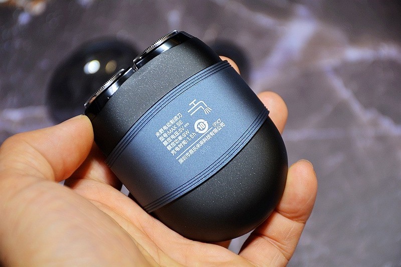 来自中年大叔的剃须实测，未野迷你剃须刀超长续航舒适体验