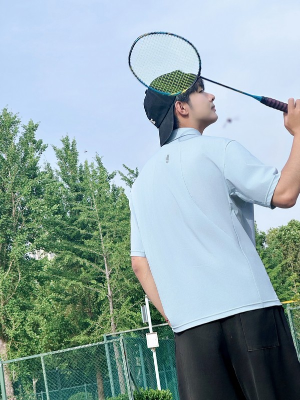 素湃Polo衫：多场景下的精致舒适之选